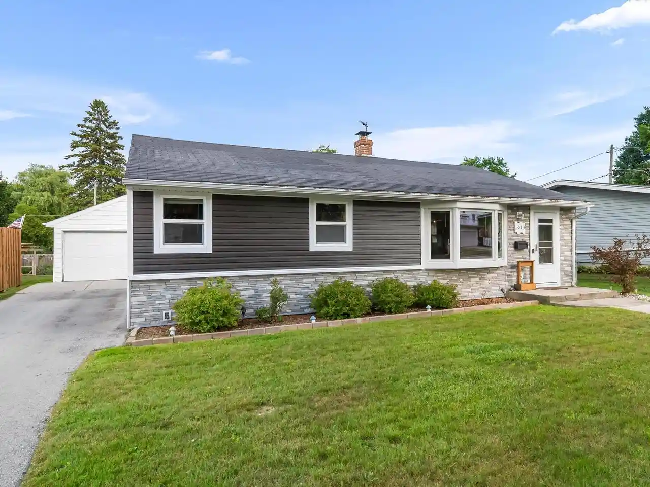 2nd image of 1013 N 6th Street Street, Manitowoc, WI 54220 | MLS# 1976744
