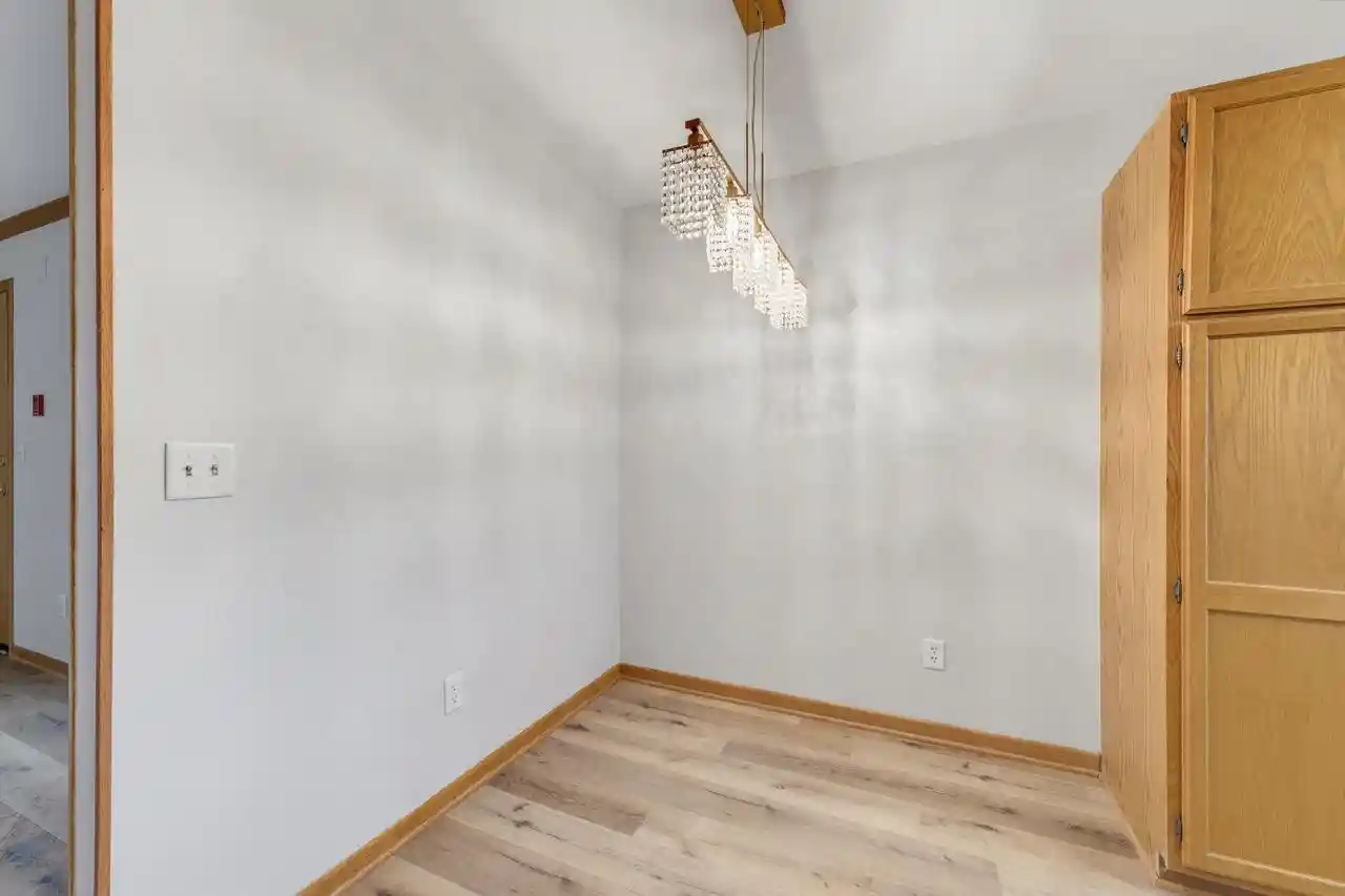 2nd image of 627 Hartridge Dr Dr #D, Hartland, WI 53029 | MLS# 1976745