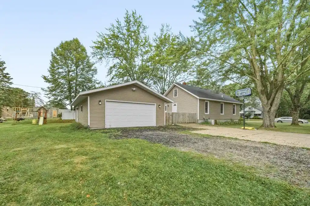 4th image of 479 Irvine Street Street, Chippewa Falls, WI 54729 | MLS# 1604358