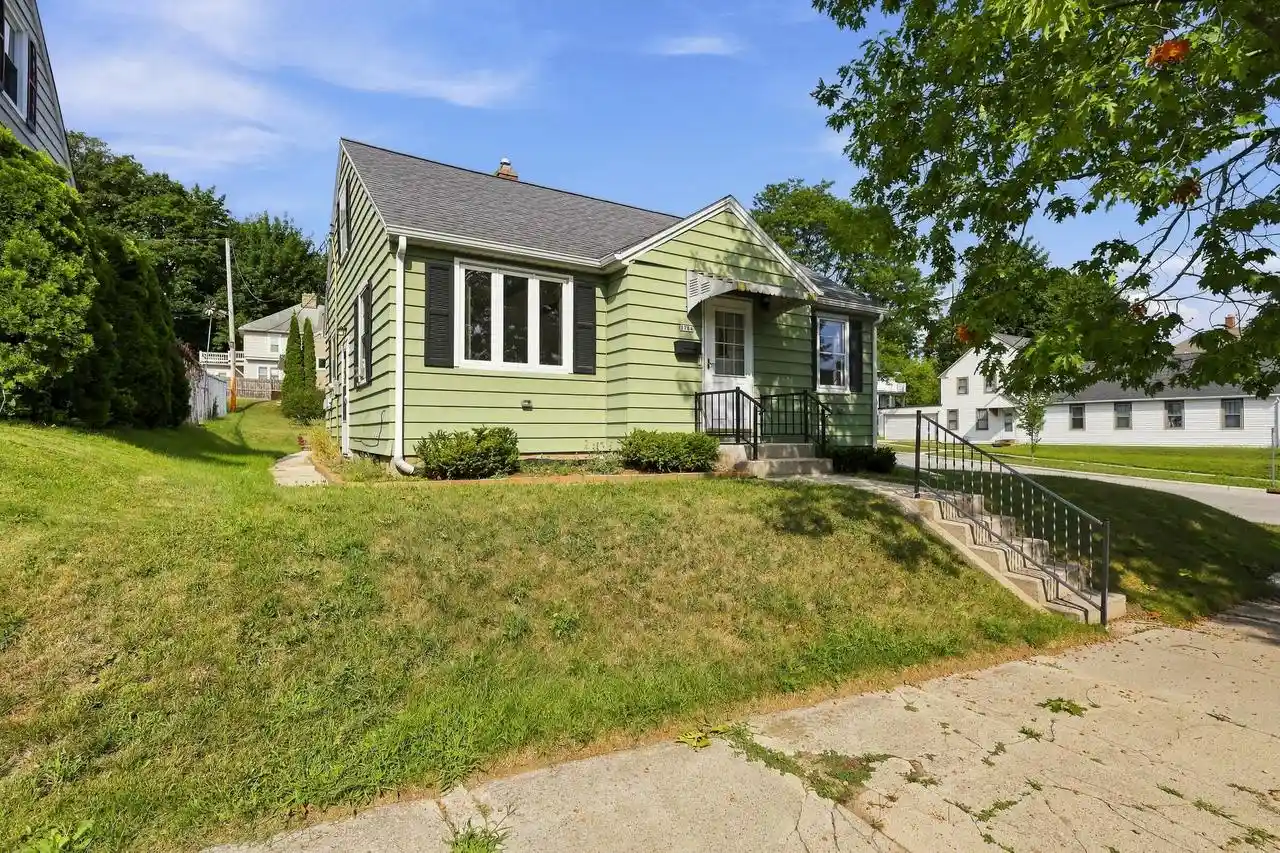 1st image of 1704 S 9th Street Street, Sheboygan, WI 53081 | MLS# 1976757