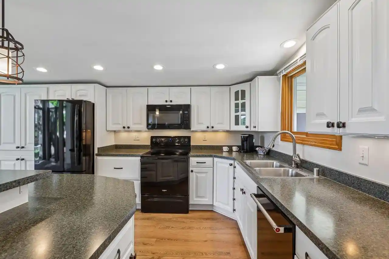 4th image of 212 Nesheim Trail Trail, Mount Horeb, WI 53572 | MLS# 2030835