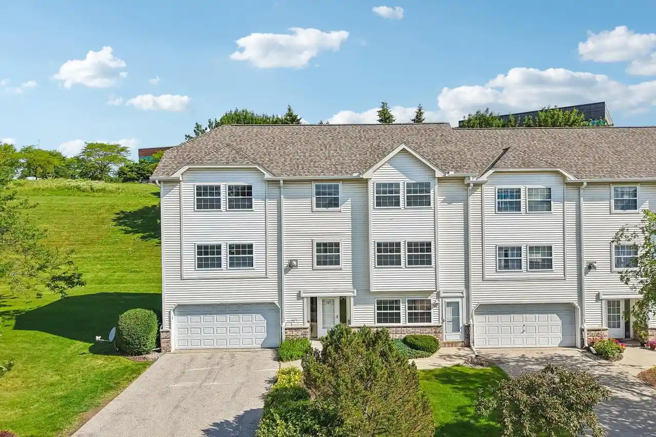1st image of 325 Kristin Court W Court W, Brookfield, WI 53045 | MLS# 1976765