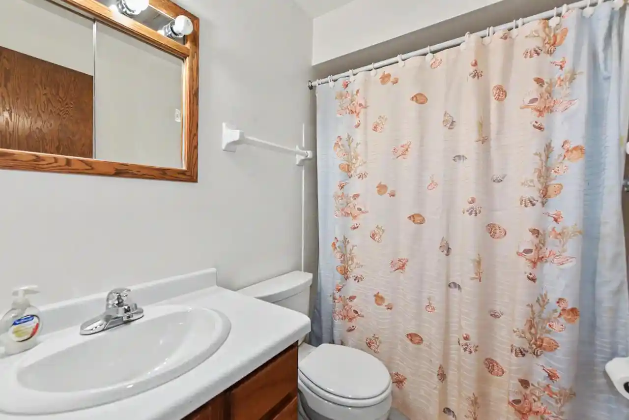 2nd image of 5297 Somerset Lane S Lane S, Greenfield, WI 53221 | MLS# 1976774