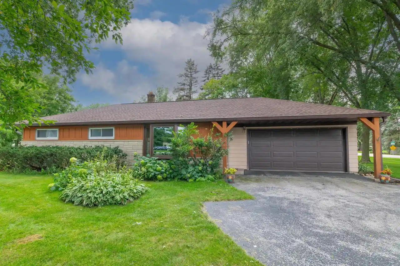 Photo 1 of Single family home for sale at N60w22745 Silver Spring Dr Dr, Lisbon, WI 53089 | MLS# 1976778 | Listing updated on 2026-08-23