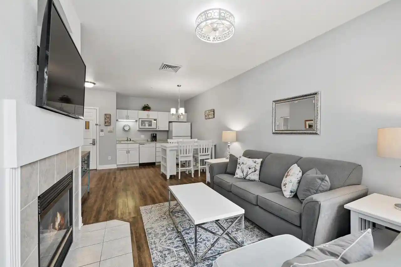 4th image of 1505 South Shore Dr Dr #205, Delavan, WI 53115 | MLS# 1976786
