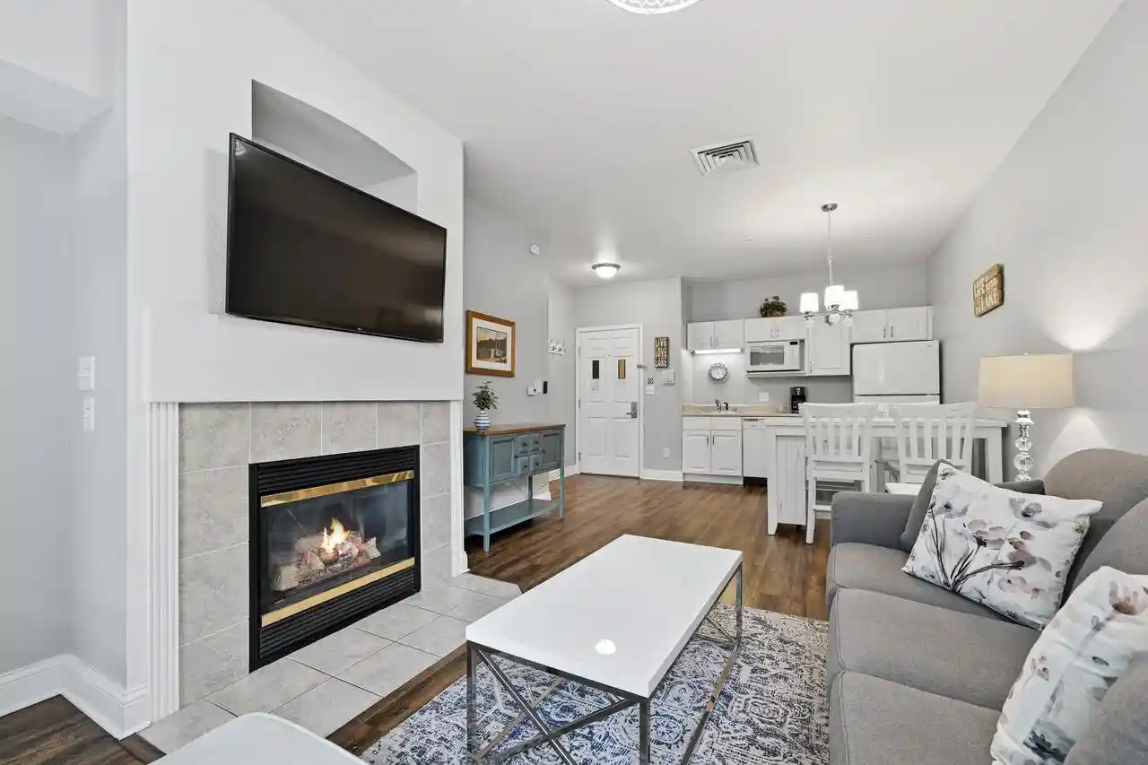 5th image of 1505 South Shore Dr Dr #205, Delavan, WI 53115 | MLS# 1976786
