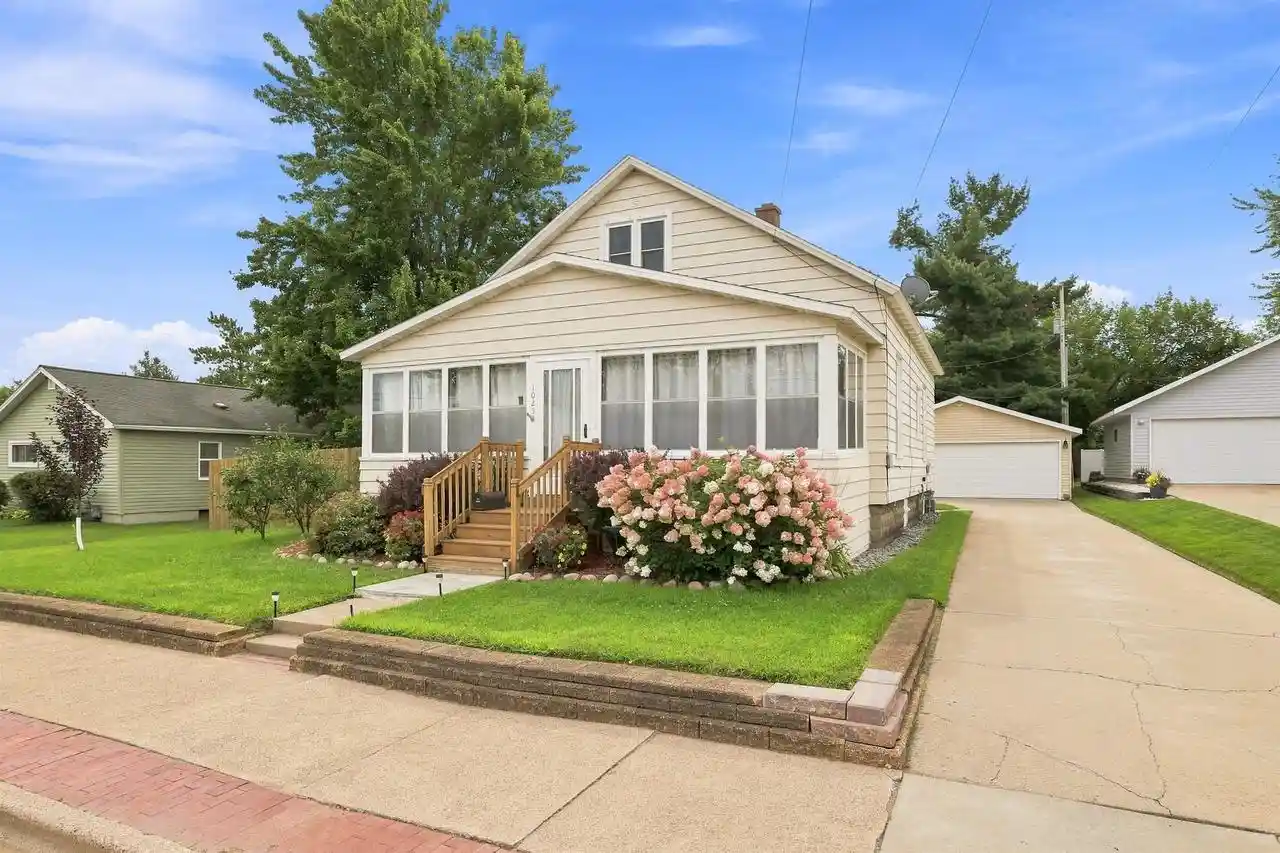 Photo 1 of Single family home for sale at 1025 Matilda Street Street, Stevens Point, WI 54481 | MLS# 22604039 | Listing updated on 2026-08-22