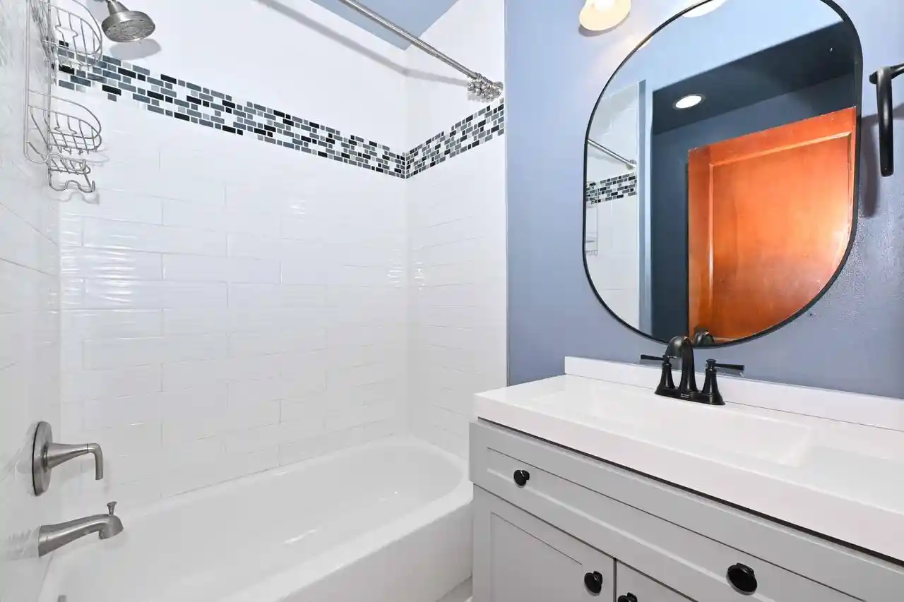 5th image of 8447 W Maple St St, West Allis, WI 53214