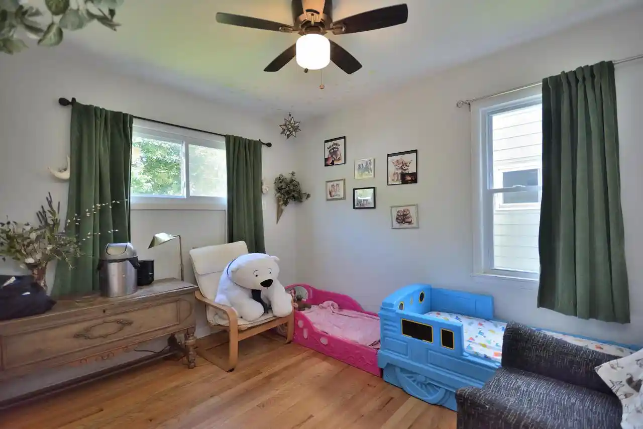 5th image of 834 E Holt Avenue Avenue, Milwaukee, WI 53207 | MLS# 1976802