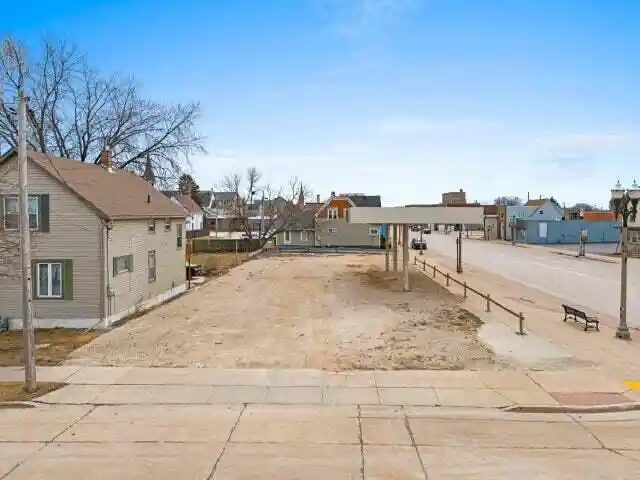 3rd image of 2023 Washington Street Street, Two Rivers, WI 54241 | MLS# 1976804
