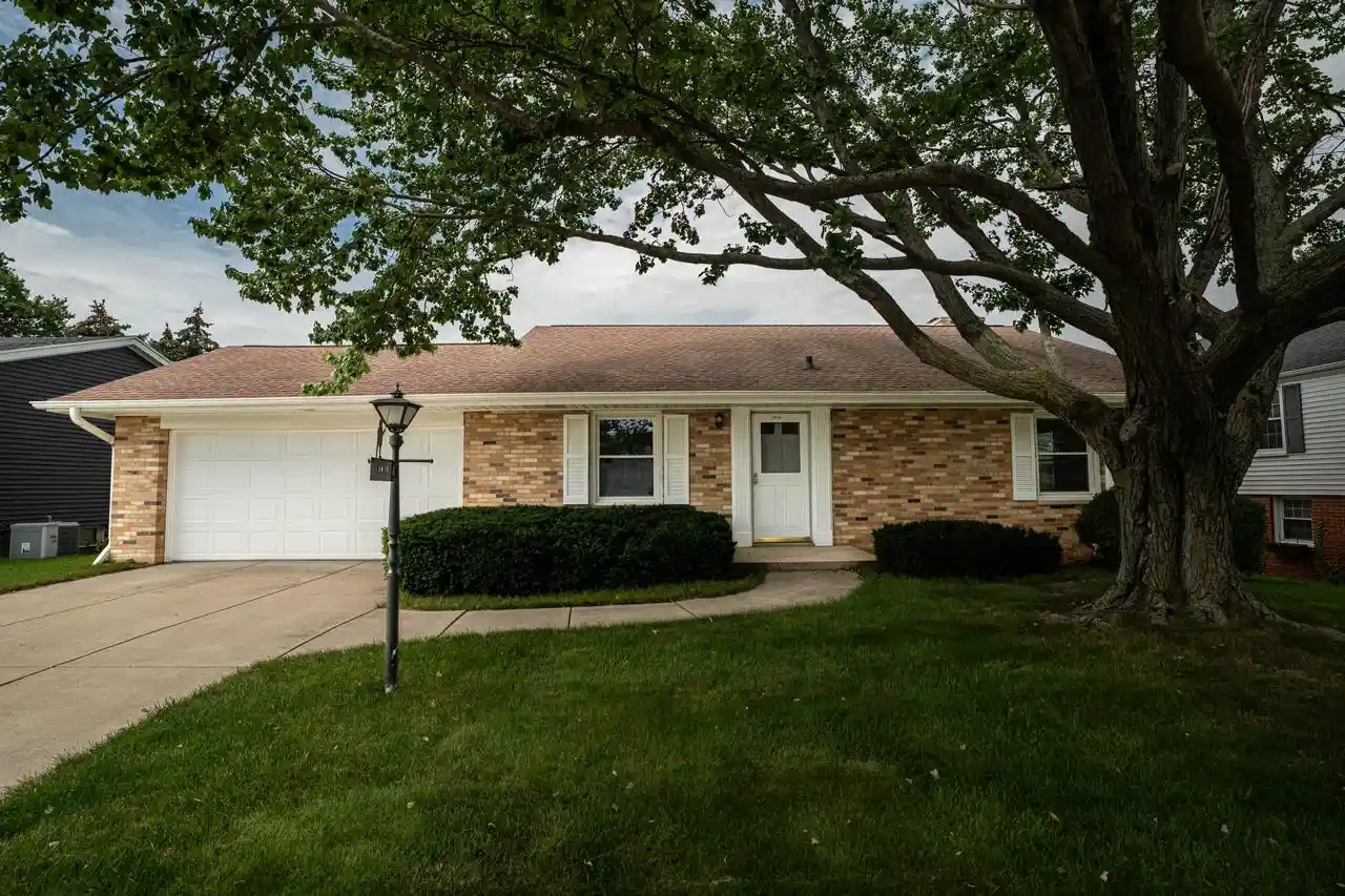 Photo 1 of Single family home for sale at 1416 Spring Valley Dr Dr, Racine, WI 53405 | MLS# 1976812 | Listing updated on 2026-08-19