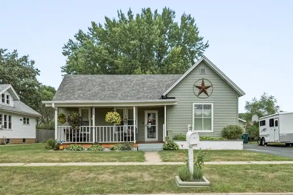 image of 1619 Garfield Avenue Avenue, Altoona, WI 54720 | MLS# 1604278