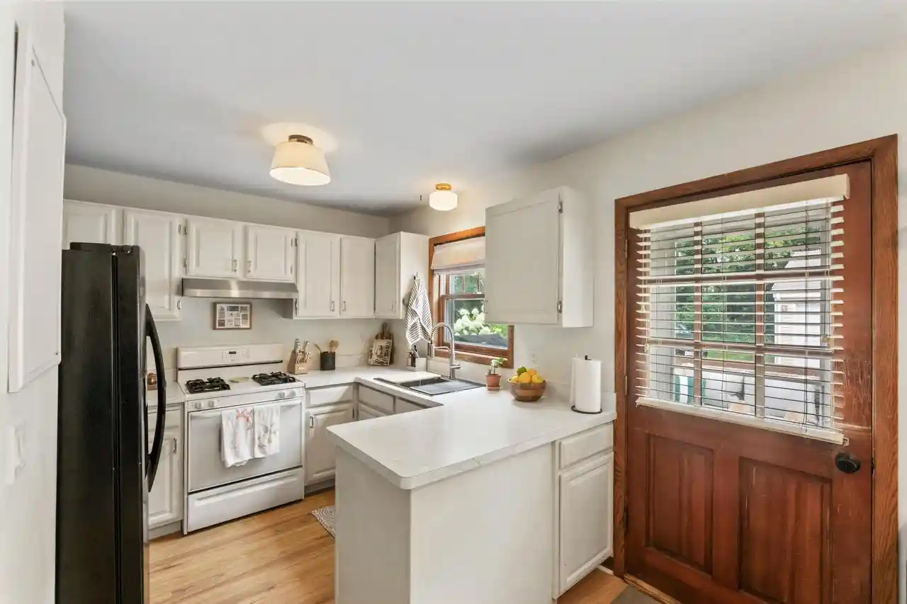 2nd image of 2020 Woodburn Road Road #B, Waukesha, WI 53188 | MLS# 1976821