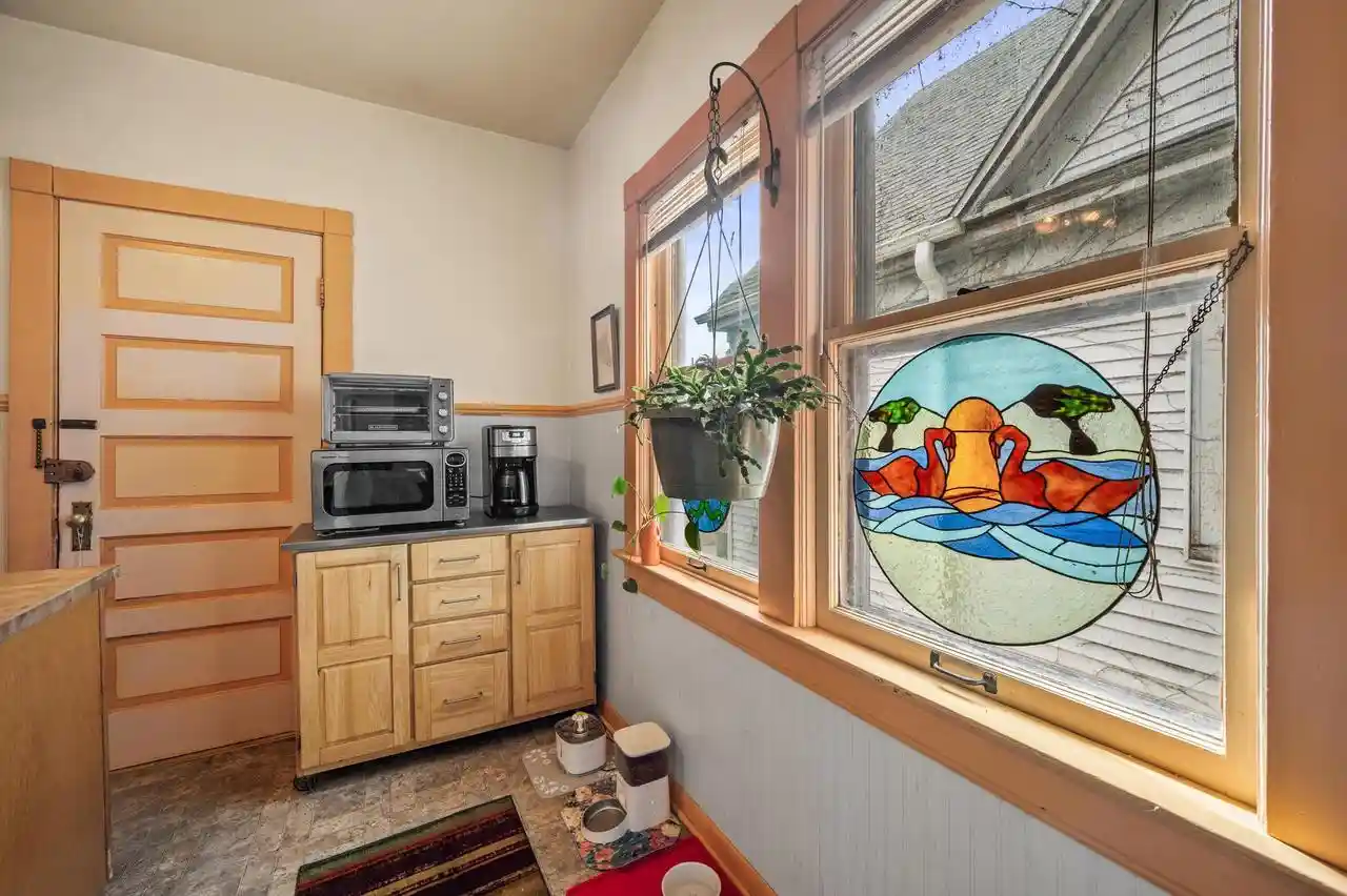 3rd image of 2372 N Weil St St, Milwaukee, WI 53212