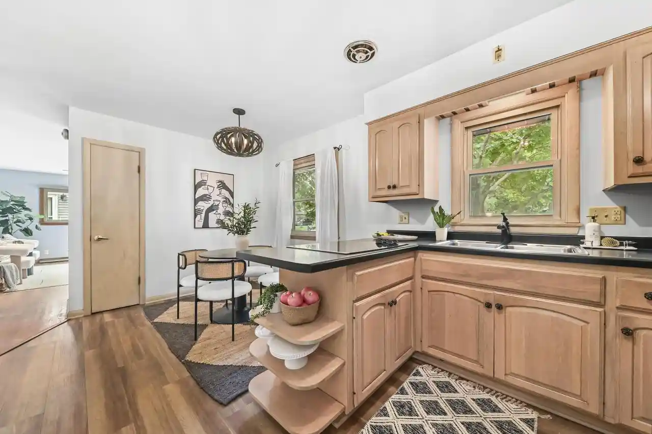 21st image of 11707 W Oxford Pl Pl, Milwaukee, WI 53226 | MLS# 1976825