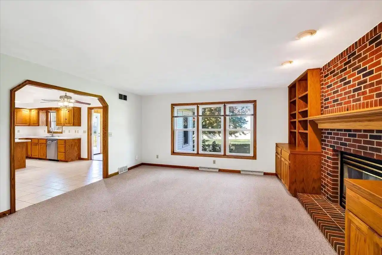 Photo 3 of Single family home for sale at 858 Chalfont Dr Dr, Sun Prairie, WI 53590 | MLS# 2030873 | Listing updated on 2026-08-31