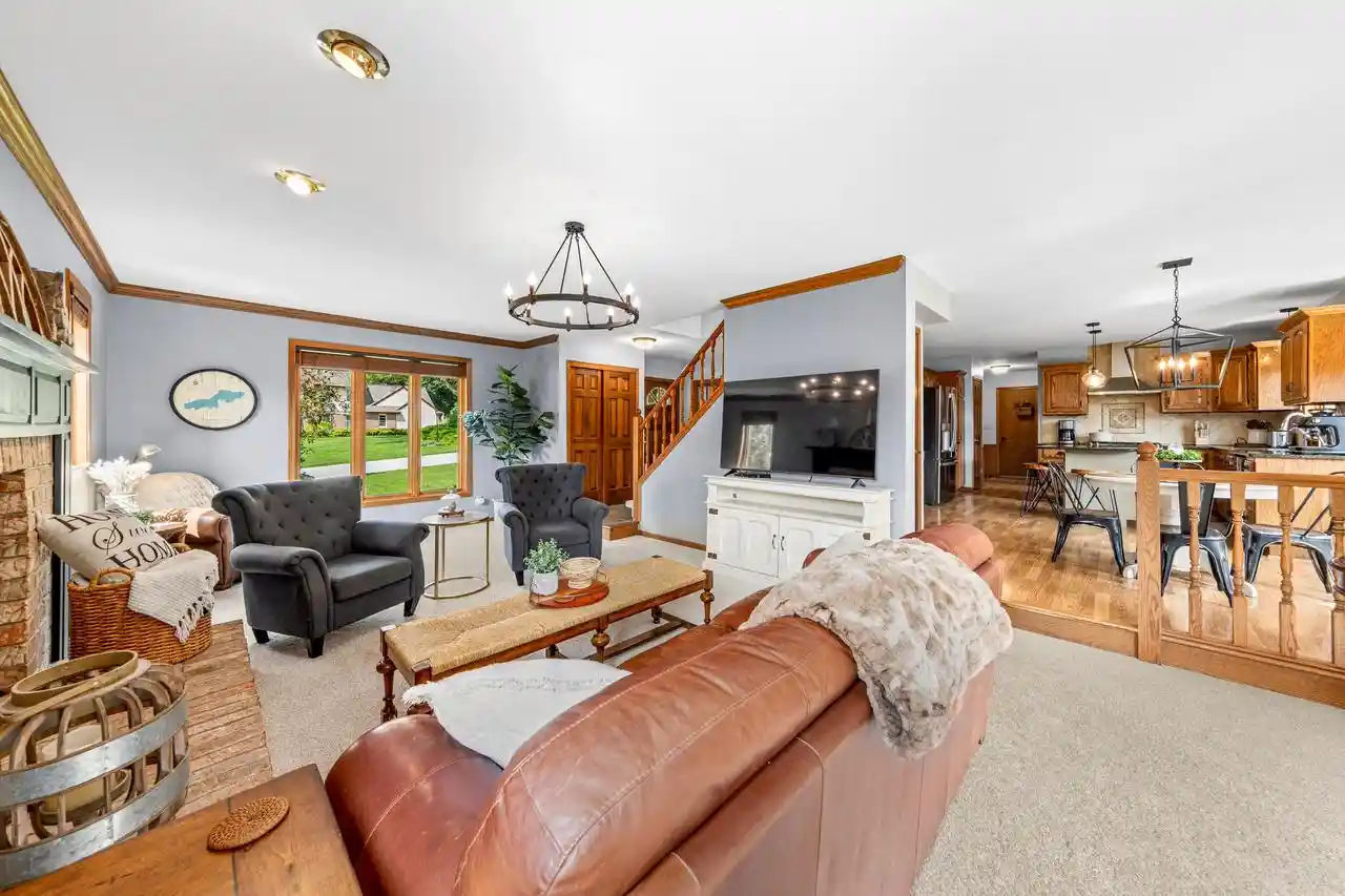 4th image of W237N3390 Five Fields Road Road, Pewaukee, WI 53072 | MLS# 1976852