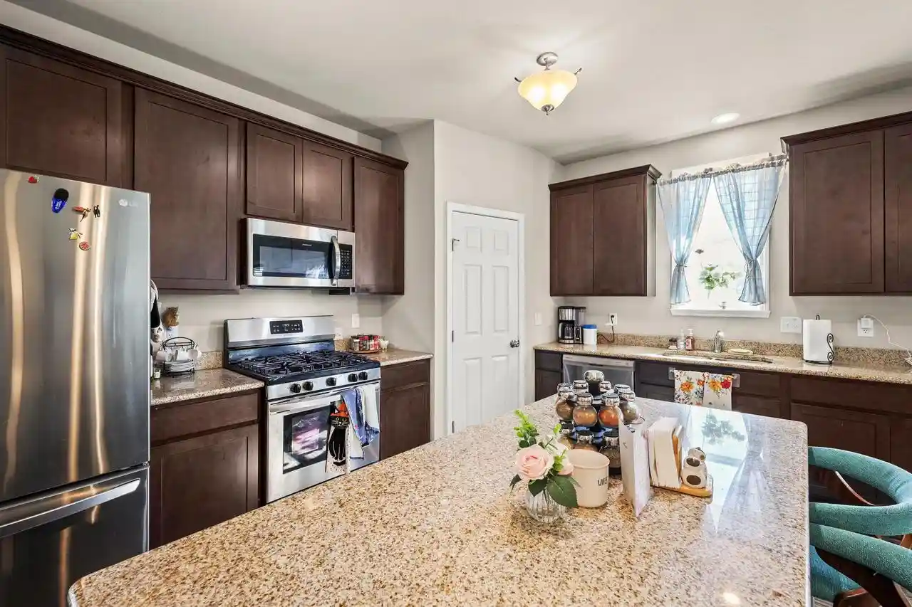 2nd image of 302 Tori Dr Dr, Belleville, WI 53508 | MLS# 2030882