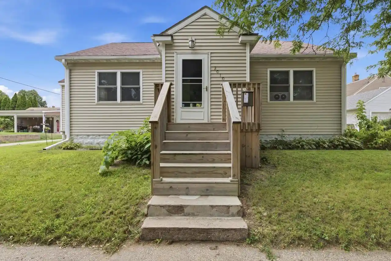 1st image of 2010 16th Street S Street S, La Crosse, WI 54601 | MLS# 1976870