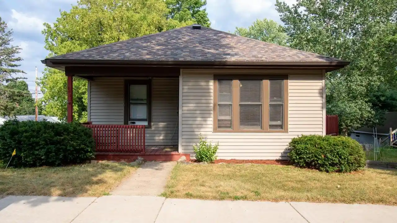 1st image of 1431 N 1st Avenue Avenue, Wausau, WI 54401 | MLS# 22604052