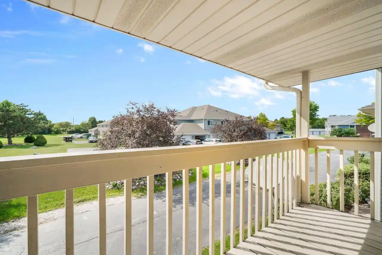 3rd image of 3651 E Barbara Ct Ct, Oak Creek, WI 53154