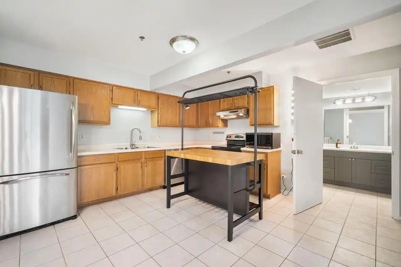 2nd image of 3651 E Barbara Ct Ct, Oak Creek, WI 53154