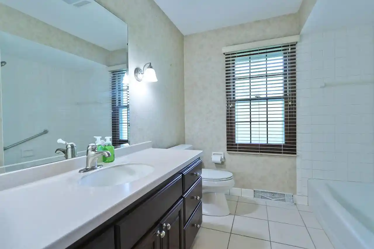 5th image of 10818 86Th Pl Pl, Kenosha, WI 53158 | MLS# 1976878