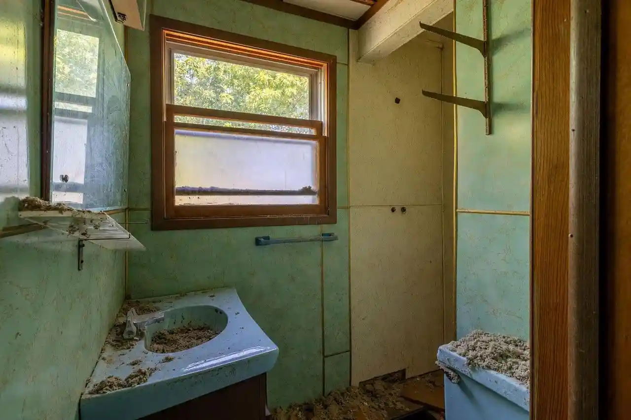 Photo 3 of Single family home for sale at 2532 W Lloyd Street Street, Milwaukee, WI 53205 | MLS# 1976887 | Listing updated on 2026-08-19