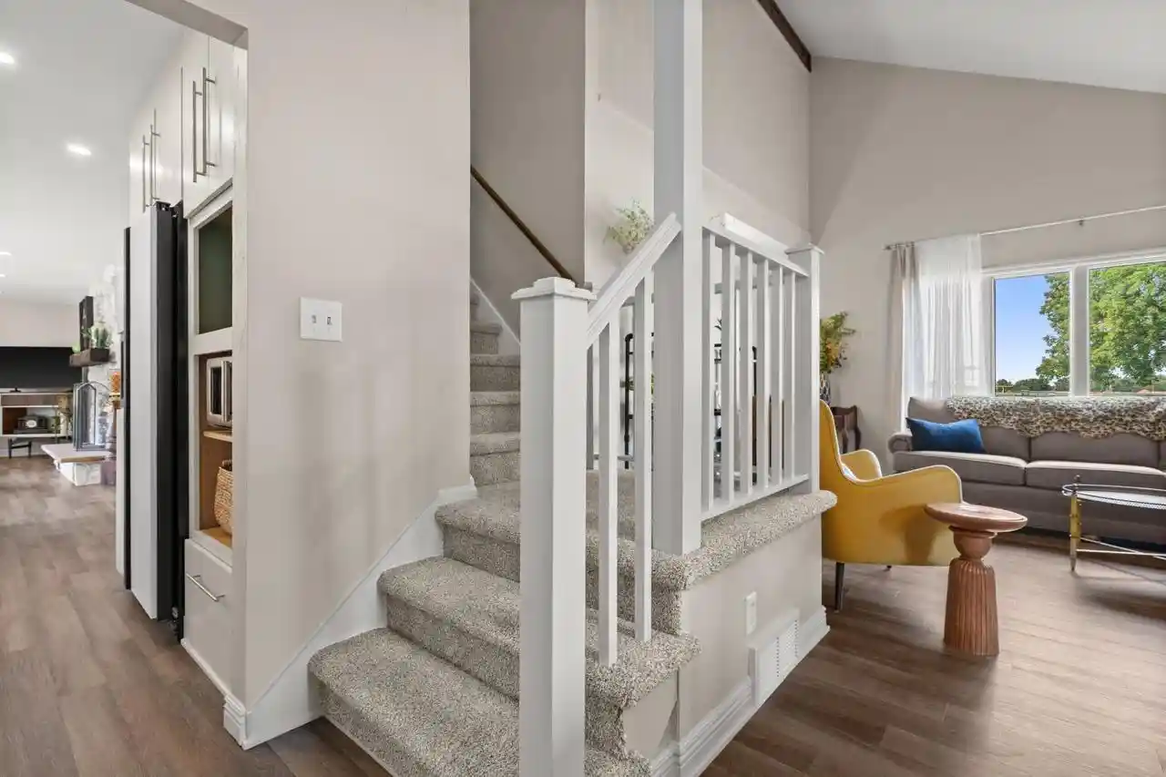 3rd image of 705 Sunset Dr Dr Dr, Hartford, WI 53027 | MLS# 1976901