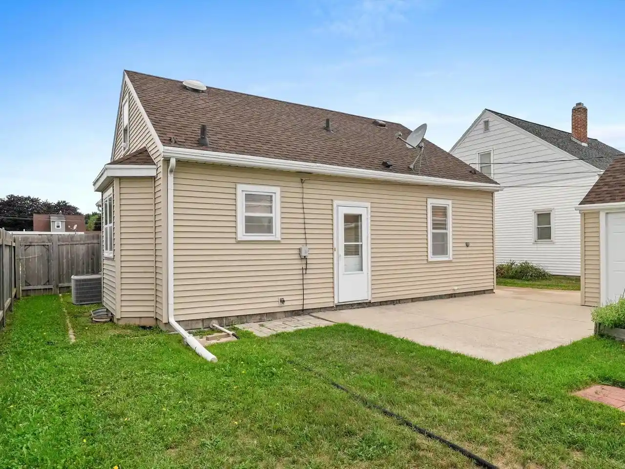 5th image of 419 S 30Th Street Street, Manitowoc, WI 54220 | MLS# 1976902