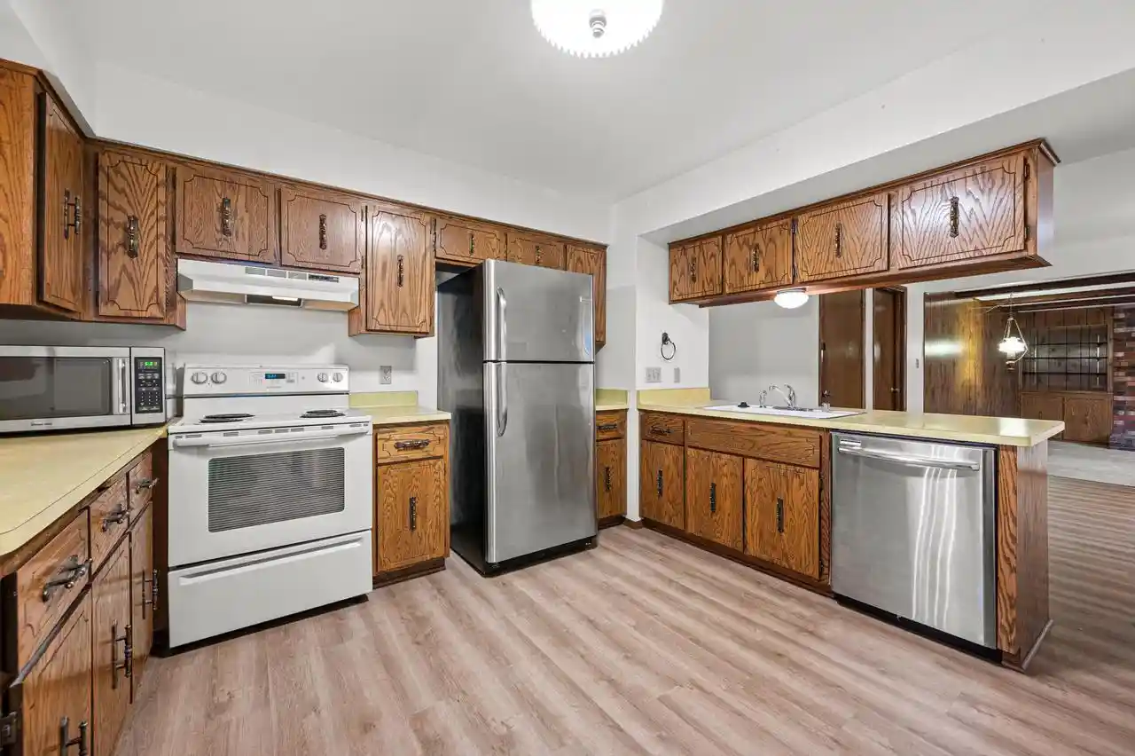 2nd image of W164n10543 Timberline Court Court, Germantown, WI 53022 | MLS# 1976912