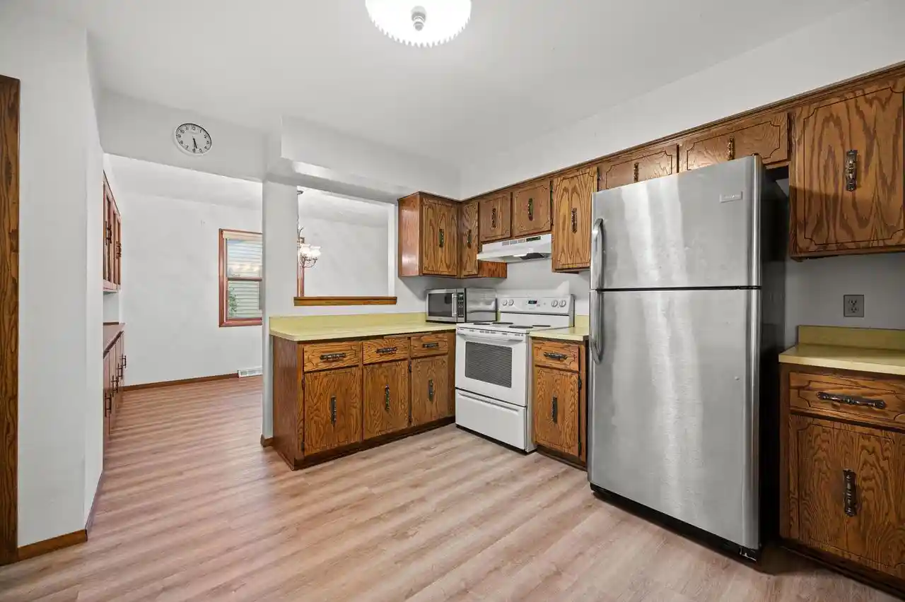43rd image of W164n10543 Timberline Court Court, Germantown, WI 53022 | MLS# 1976912