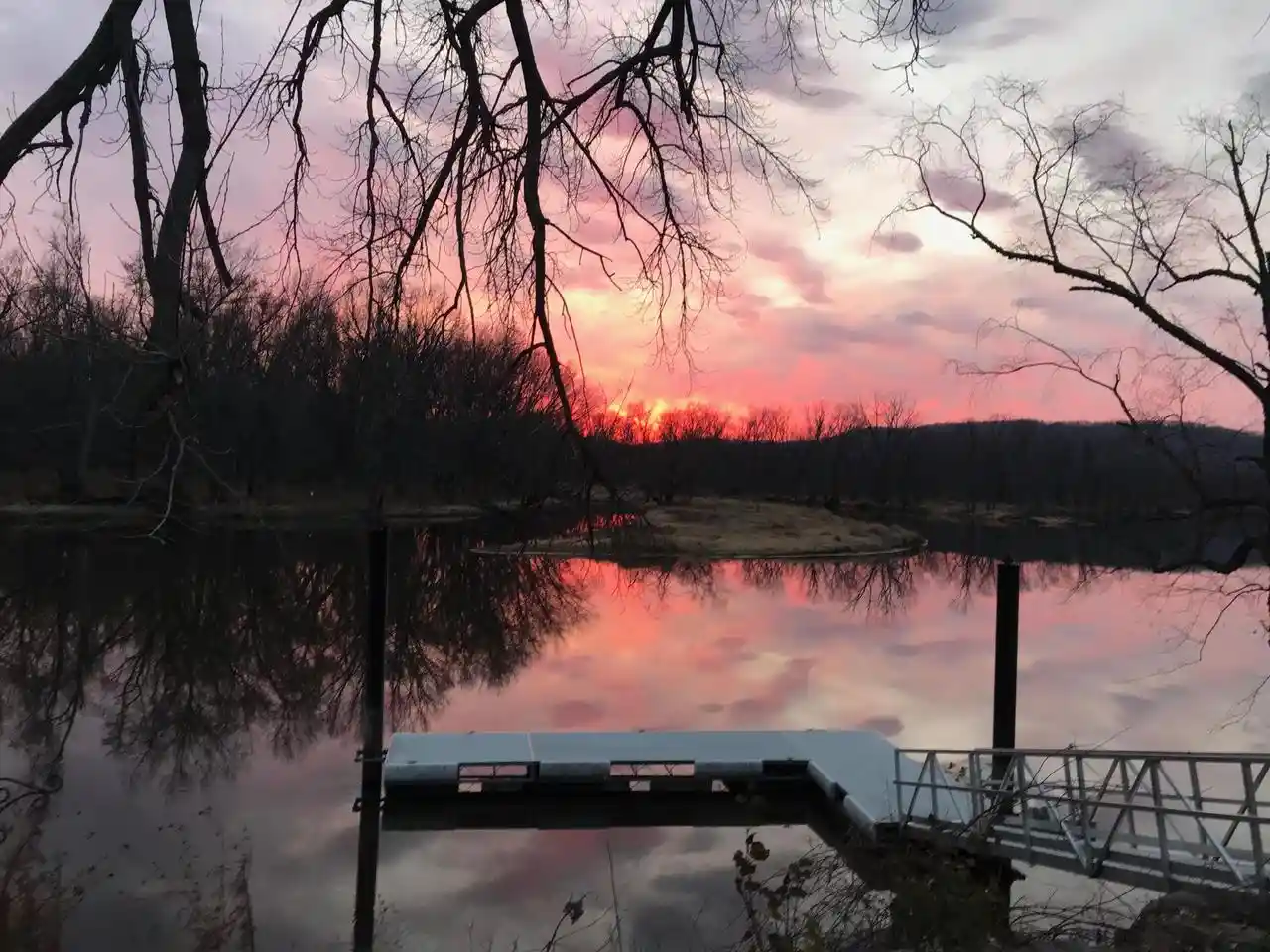 1st image of 1633 Lakeshore Dr Dr, La Crosse, WI 54603 | MLS# 1976926
