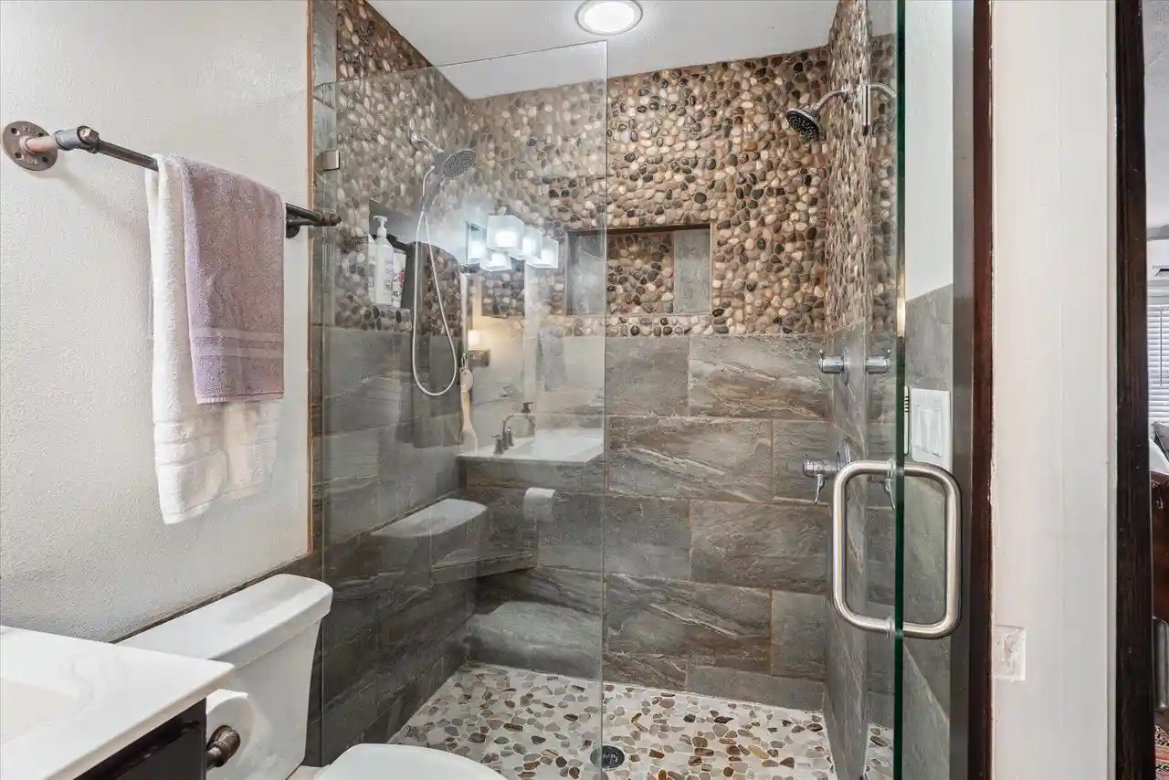 5th image of 1633 Lakeshore Dr Dr, La Crosse, WI 54603 | MLS# 1976926