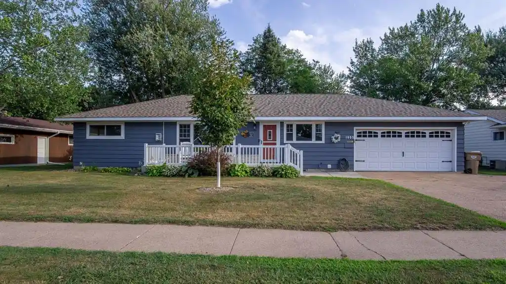 Photo 1 of Single family home for sale at 1905 E Lexington Boulevard Boulevard, Eau Claire, WI 54701 | MLS# 1604274 | Listing updated on 2026-09-17