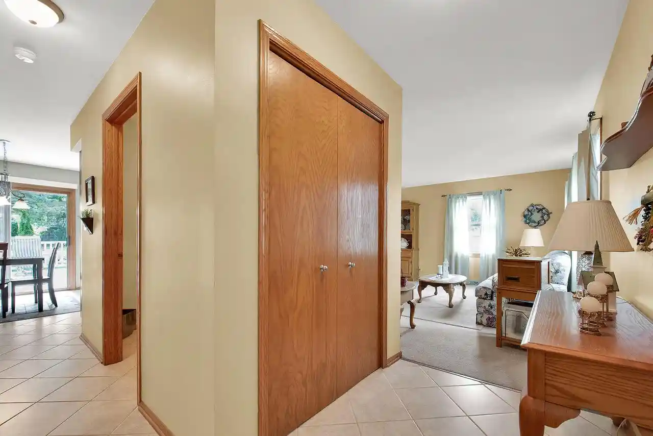 2nd image of 7941 S Cecily Dr Dr, Oak Creek, WI 53154 | MLS# 1976941