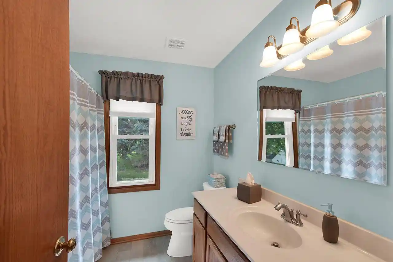 5th image of 7941 S Cecily Dr Dr, Oak Creek, WI 53154 | MLS# 1976941