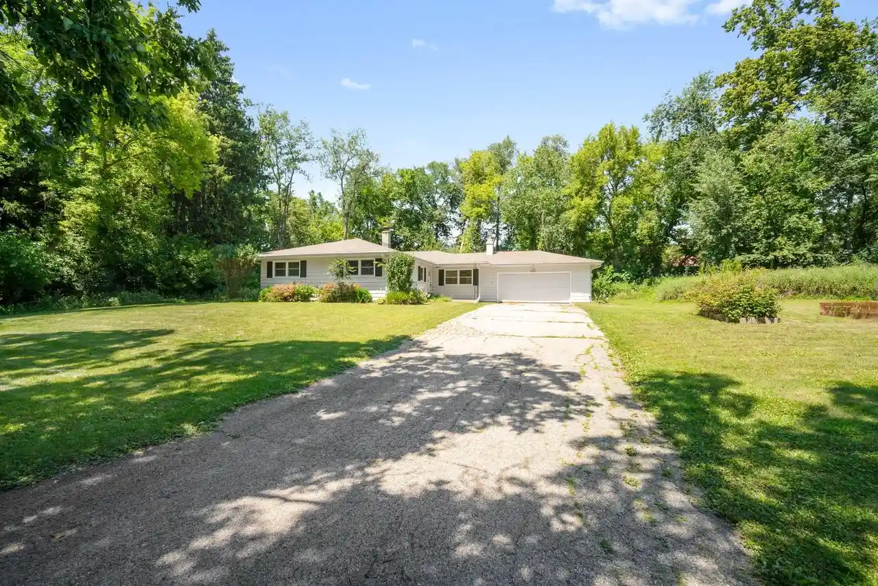 Photo 1 of Single family home for sale at N70w39060 Foster Dr Dr, Oconomowoc, WI 53066 | MLS# 1976947 | Listing updated on 2026-09-09