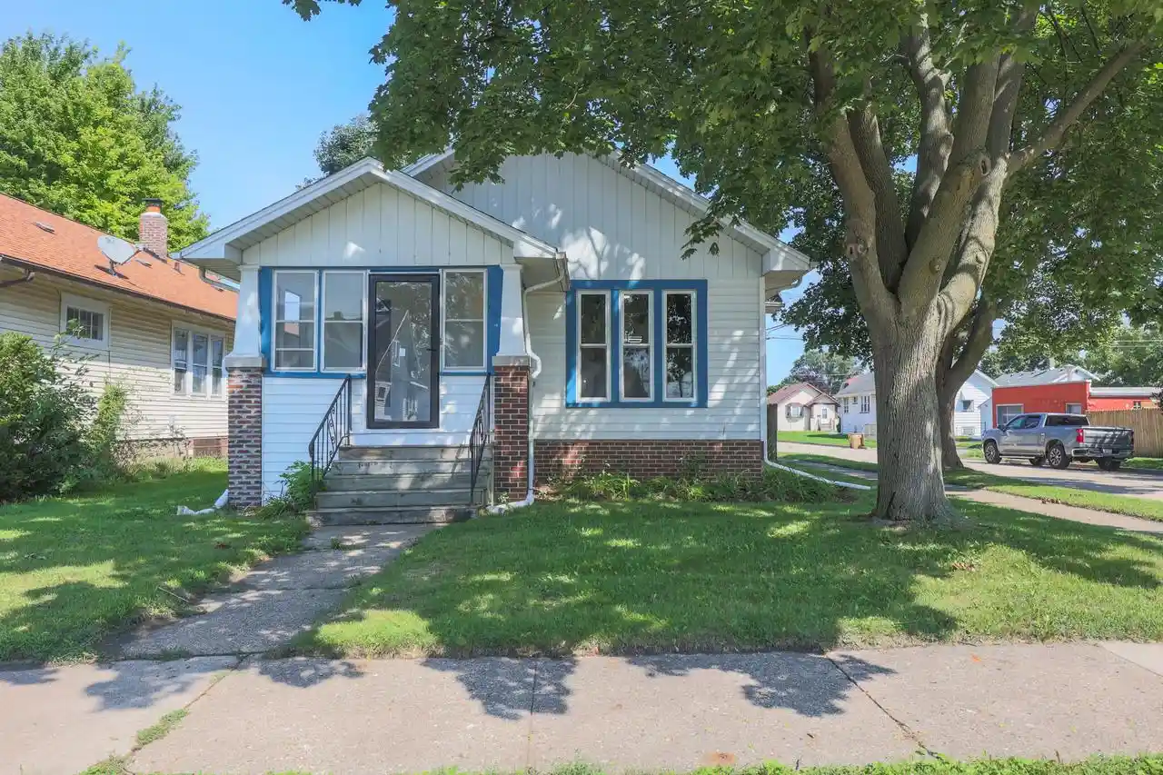 Photo 1 of Single family home for sale at 7215 32nd Avenue Avenue, Kenosha, WI 53142 | MLS# 1976961 | Listing updated on 2026-09-08