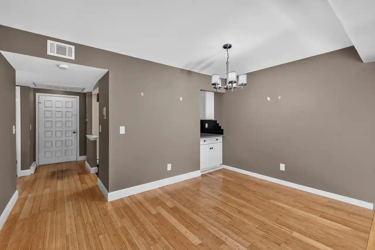 4th image of 8643 N Servite Dr Dr, Milwaukee, WI 53223