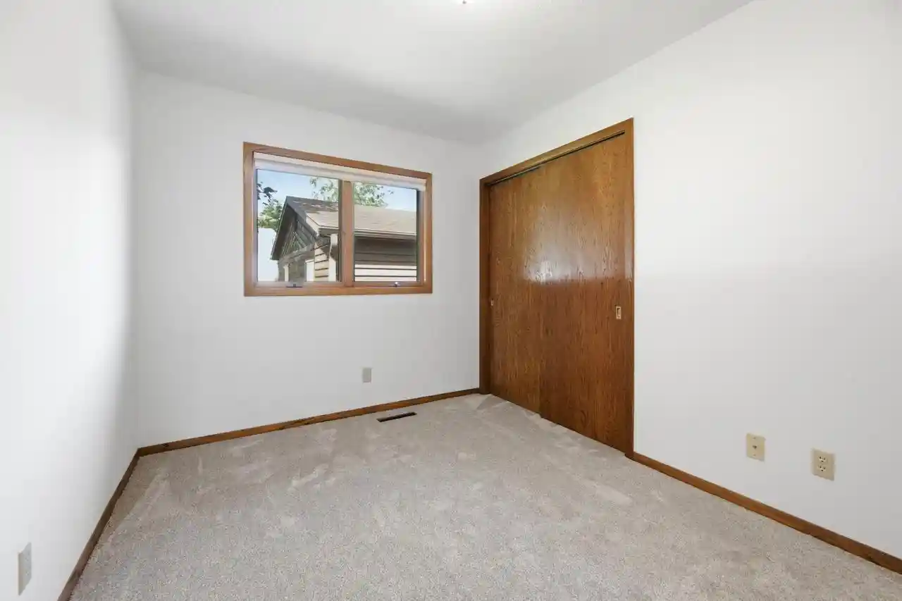 2nd image of 910 Charles Dr Dr, Sparta, WI 54656 | MLS# 1976970