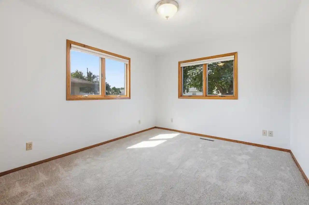 5th image of 910 Charles Dr Dr, Sparta, WI 54656 | MLS# 1976970