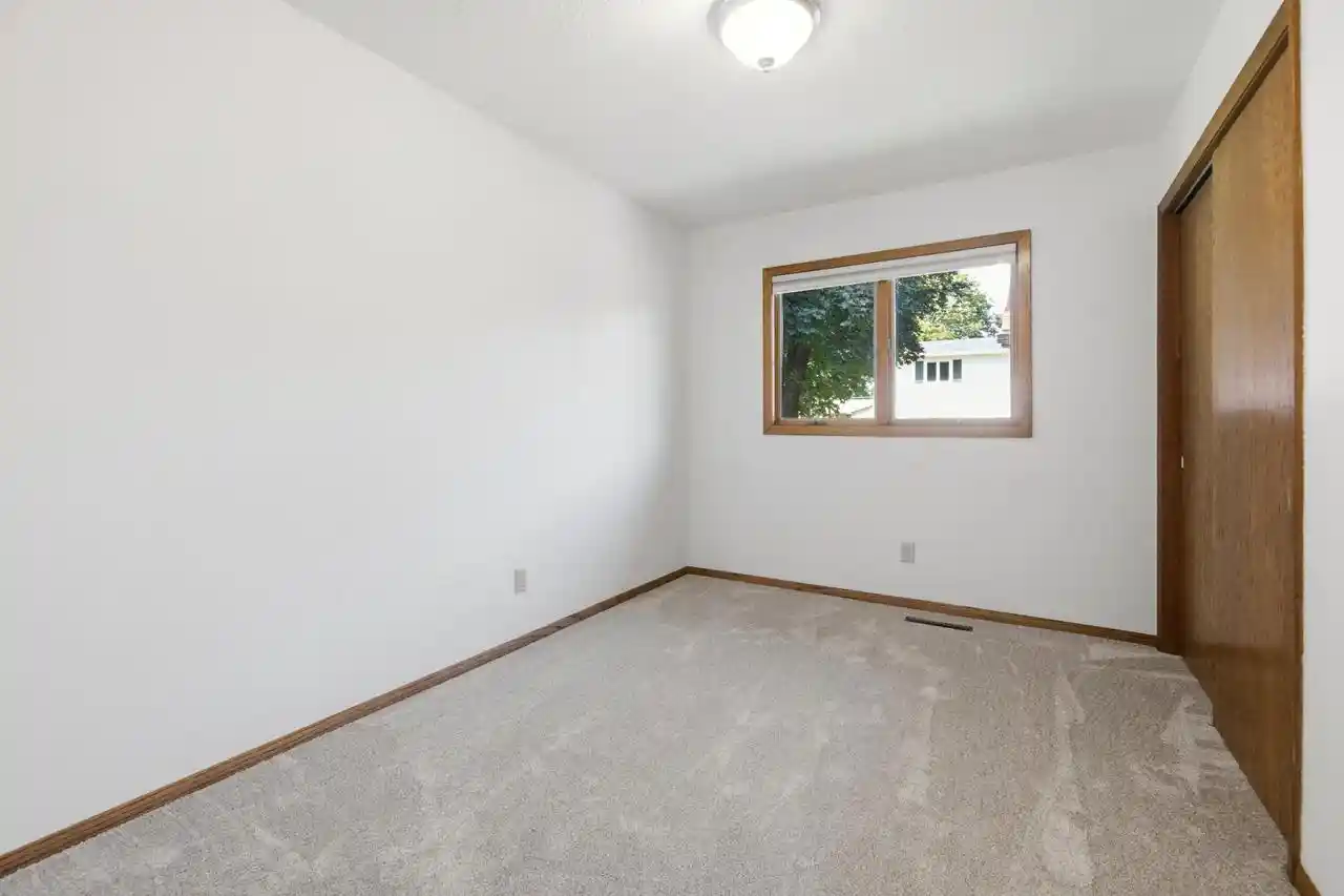 23rd image of 910 Charles Dr Dr, Sparta, WI 54656 | MLS# 1976970