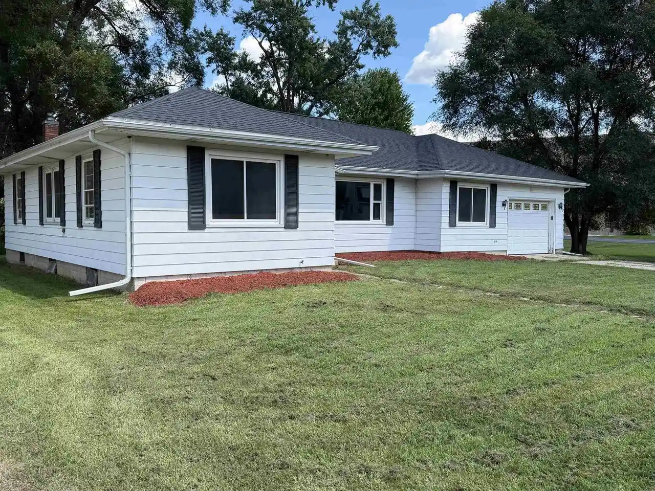 1st image of 815 W Wisconsin Street Street, Portage, WI 53901 | MLS# 2030910
