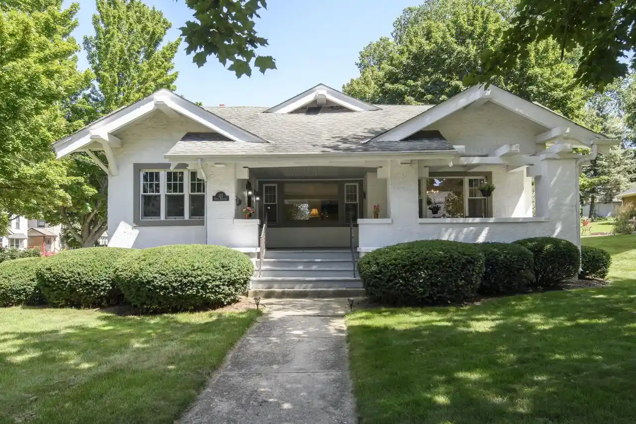 Photo 1 of Single family home for sale at 121 N Hartwell Avenue Avenue, Waukesha, WI 53186 | MLS# 1976984 | Listing updated on 2026-08-24