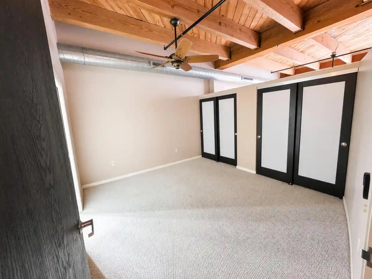 Listing Photo 4 - Condo for sale in building located at 234 E Reservoir Ave Ave, Milwaukee, WI 53212 - Unit #404