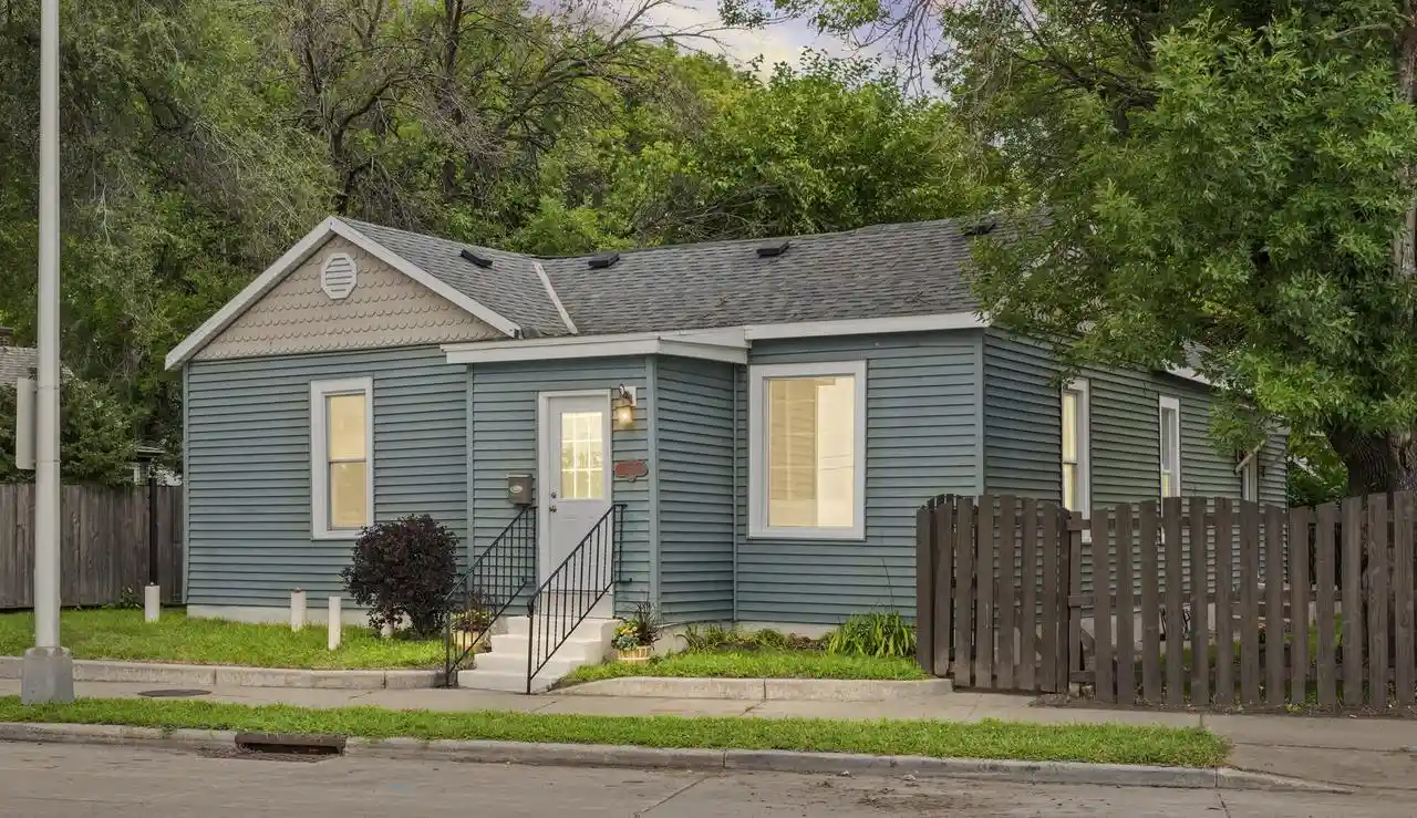 Photo 1 of Sale Pending at 1313 South Avenue Avenue, La Crosse, WI 54601 | MLS# 1976988 | Listing updated on 2026-08-25