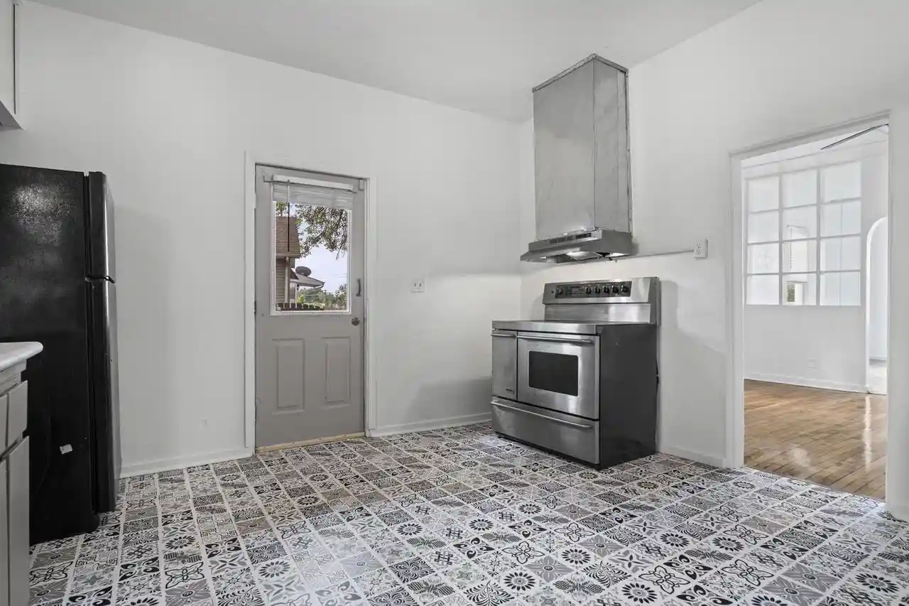 Photo 4 of Sale Pending at 1313 South Avenue Avenue, La Crosse, WI 54601 | MLS# 1976988 | Listing updated on 2026-08-25