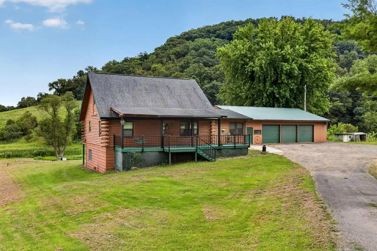Photo 1 of Single family home for sale at 565 Beckman Road Road, La Crescent, MN 55947 | MLS# 1976989 | Listing updated on 2026-08-22