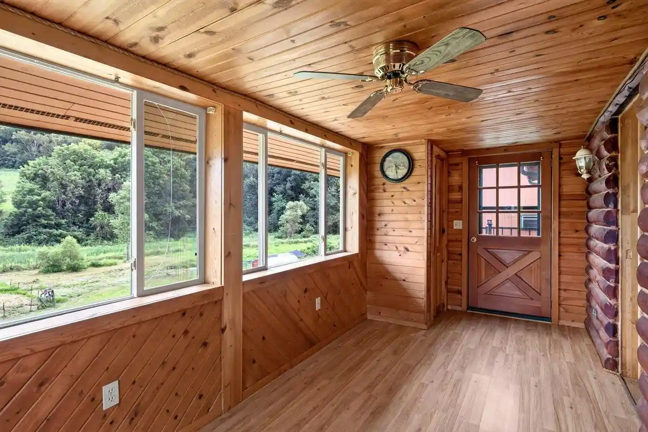 Photo 2 of Single family home for sale at 565 Beckman Road Road, La Crescent, MN 55947 | MLS# 1976989 | Listing updated on 2026-08-22